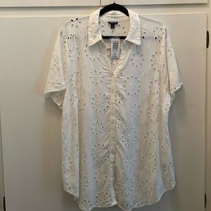 TORRID Embroidered button down shirt Size 2X Size 18-20
